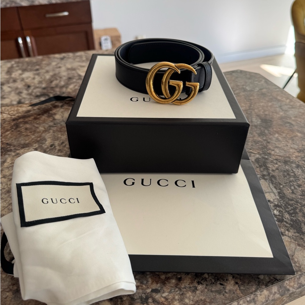 Gucci Black Leather Belt with Gold Accent
